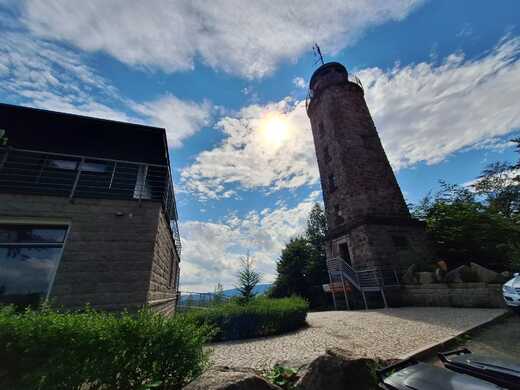 Chata a rozhledna Nad Prosečí.jpg