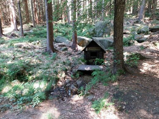 Mordýřská studánka.jpg